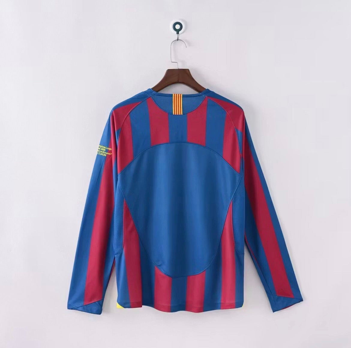 2005/06 Retro Barcelona Home Jersey